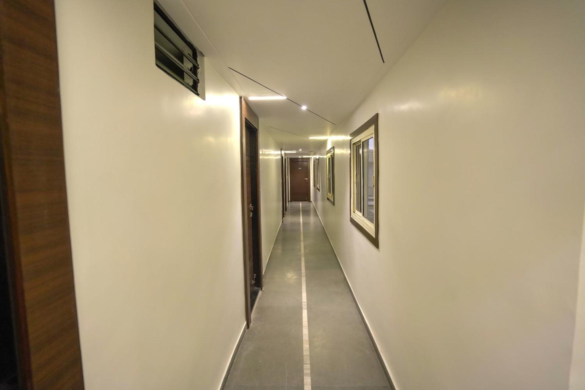 Hotel Shertown 아흐메다바드 외부 사진