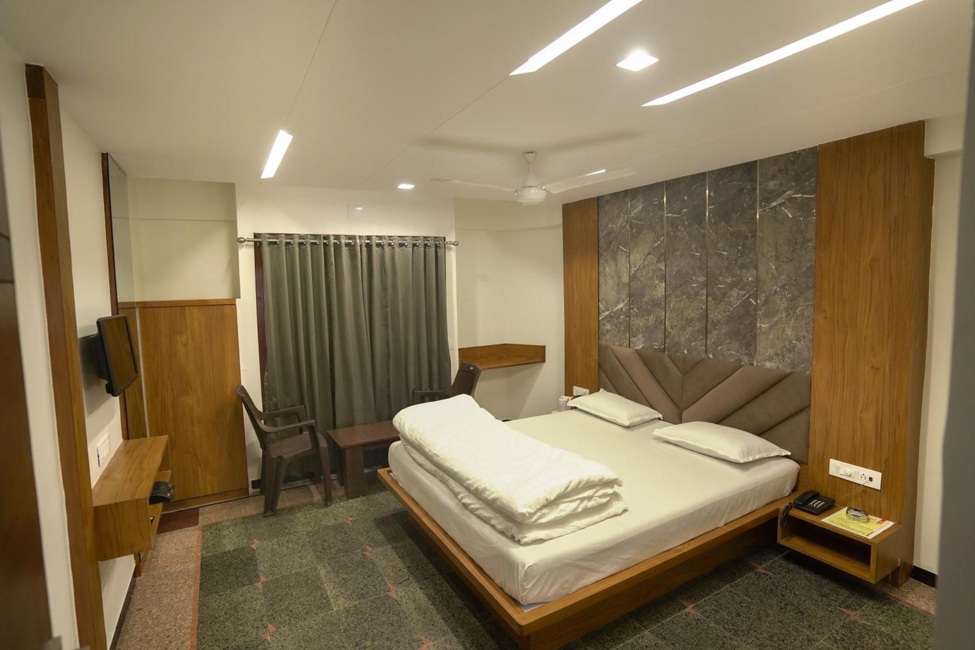 Hotel Shertown 아흐메다바드 외부 사진