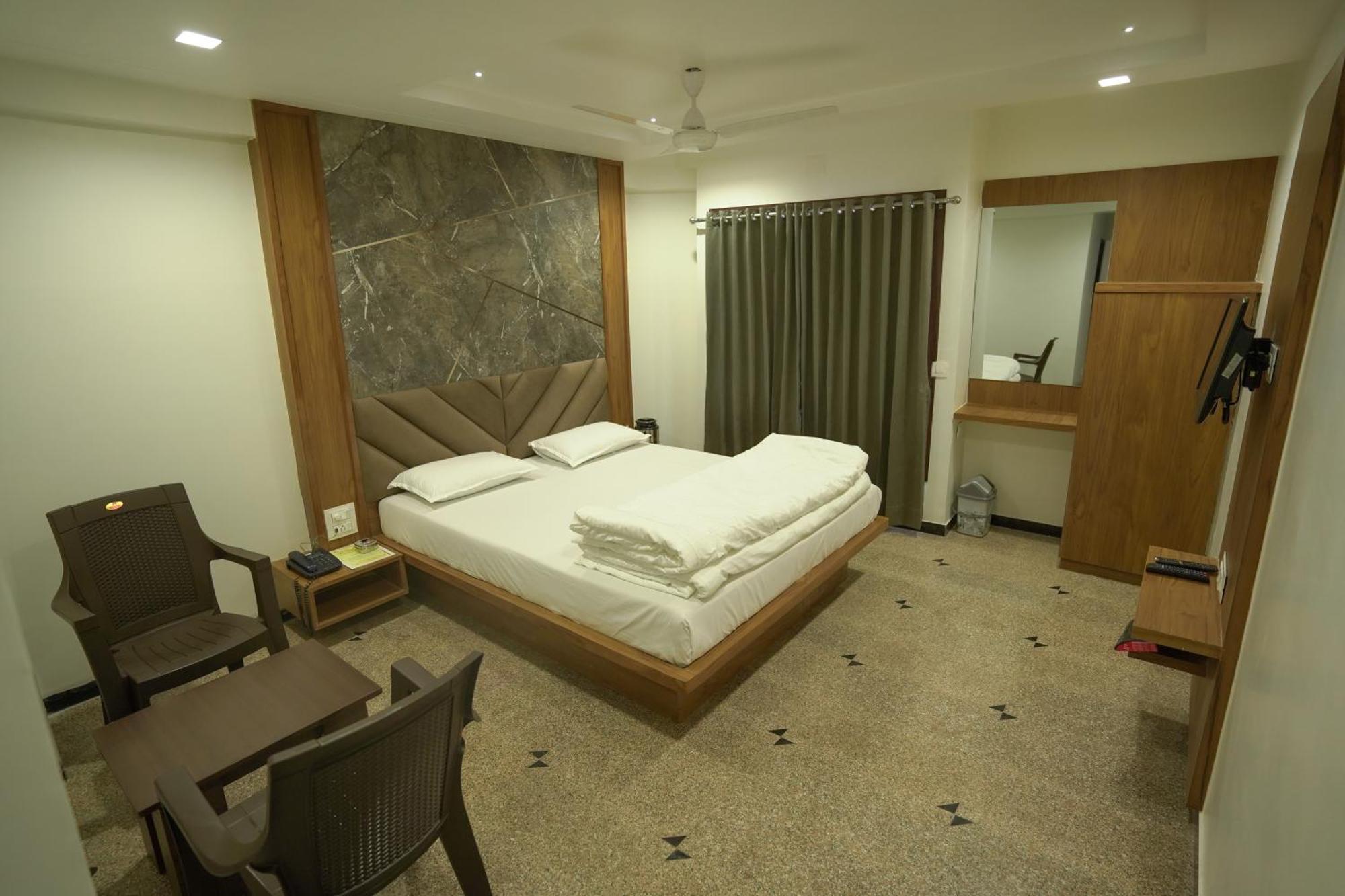 Hotel Shertown 아흐메다바드 외부 사진